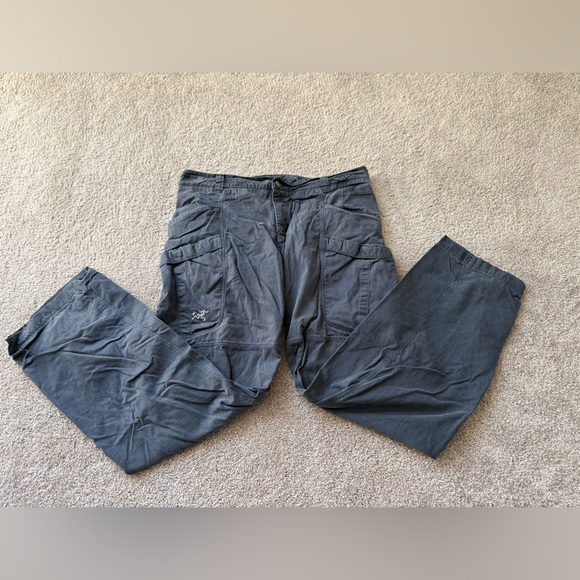 Arc’teryxMen’s Cargo Hiking PantsGray Size 34